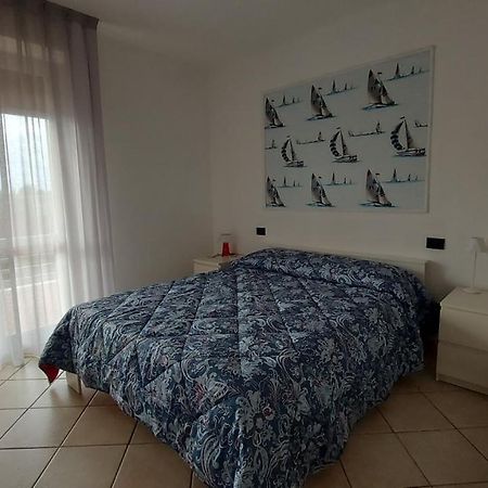 Appartamento Santa Costanza Con Piscina San Vincenzo Kültér fotó