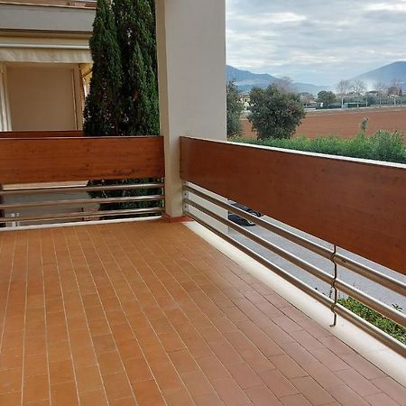 Appartamento Santa Costanza Con Piscina San Vincenzo Kültér fotó