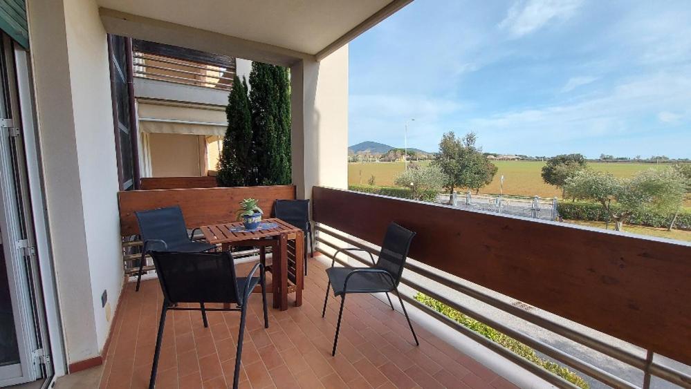 Appartamento Santa Costanza Con Piscina San Vincenzo Kültér fotó