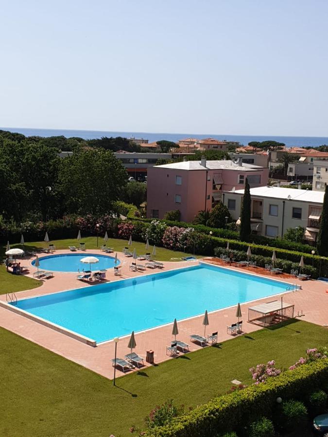 Appartamento Santa Costanza Con Piscina San Vincenzo Kültér fotó